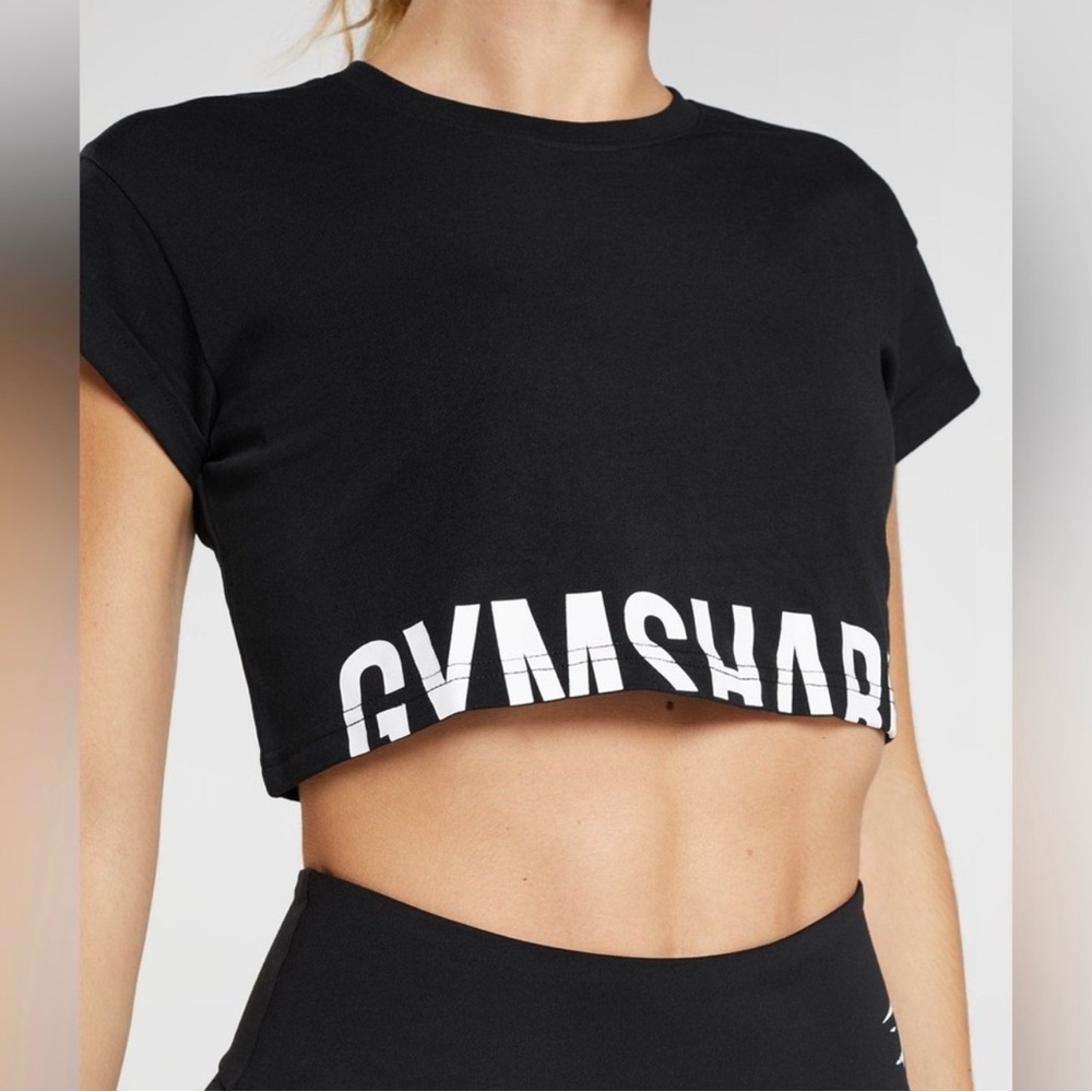 Gymshark Fraction Crop Top with Logo Hem Athletic Tee /Black/ Size S